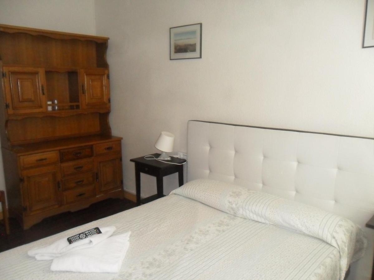 Hostal Porta De Nuria Рибес-де-Фресер Экстерьер фото