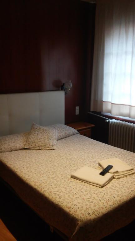 Hostal Porta De Nuria Рибес-де-Фресер Экстерьер фото
